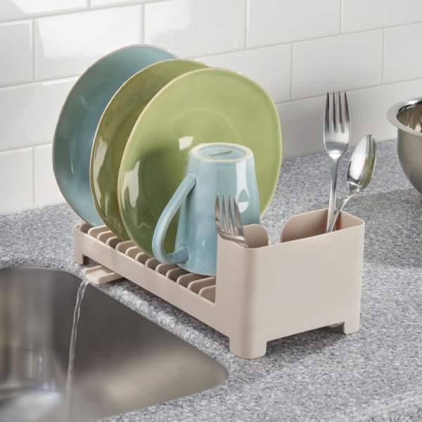 InterDesign / Clarity Compact Dish Drainer with Swivel Spout (100676) InterDesign / Clarity Compact Dish Drainer with Swivel Spout (100676)